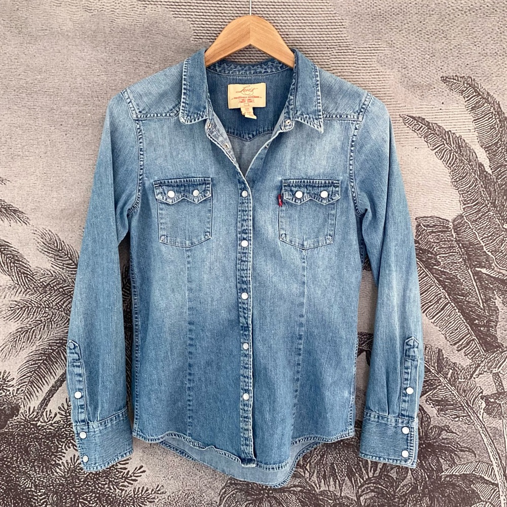 Vintage Levi’s denim Western shirt | M